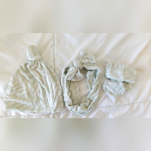 Lou Lou & Company Knotted Gown SET "Monroe" Newborn-3mo - Picture 4 of 5